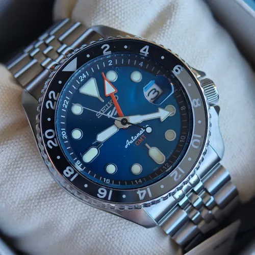 Relógio Automático Seiko 5 Sports GMT Edição Colecionador "Velocity Blue" SSK045 na caixa