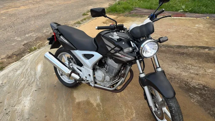 CBX 250 Twister Preta