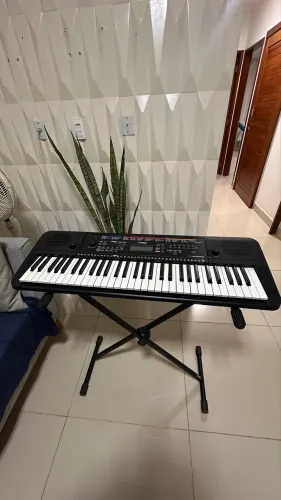TECLADO YAMAHA PSR E263 + KIT DE APOIO 