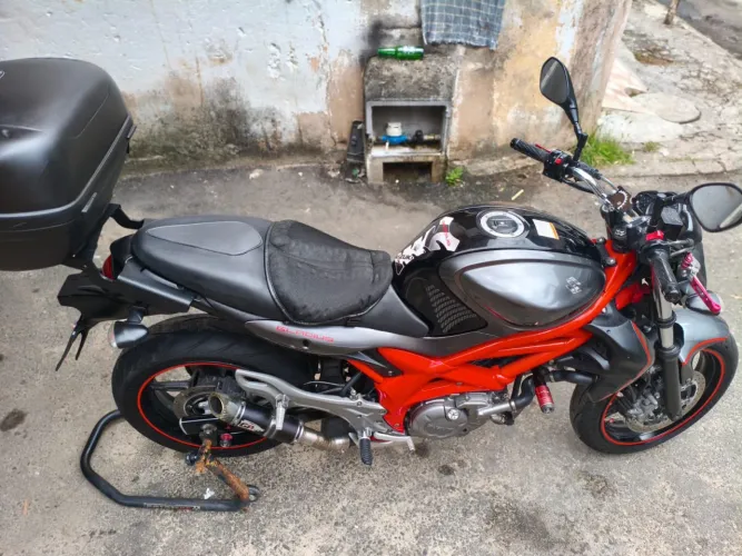 Suzuki Gladius 650 