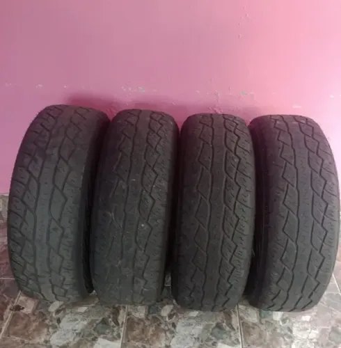 PNEUS PARA CAMINHONETES JOGO de PNEUS XBRI 265/70R16