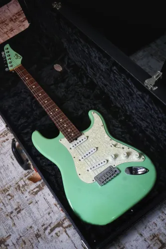 Guitarra Suhr Classic S Custom Dealer - Surf Green