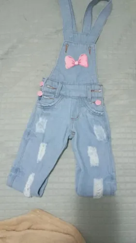 Jardineira em jeans