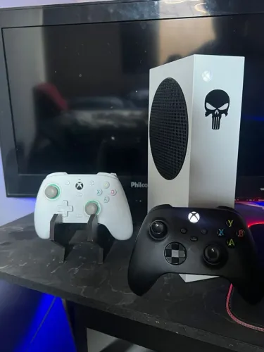 Xbox Series S 512gb com 2 controles