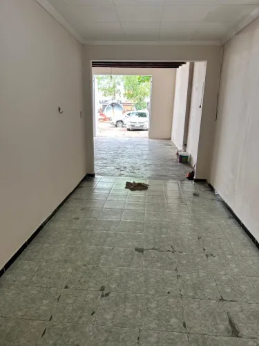 Garagem com casa ideal para comércio