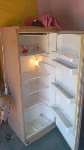 Geladeira conservada