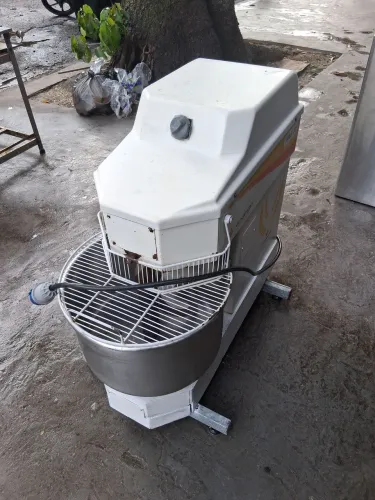 Amassadeira Venâncio VAE25 kg 220v