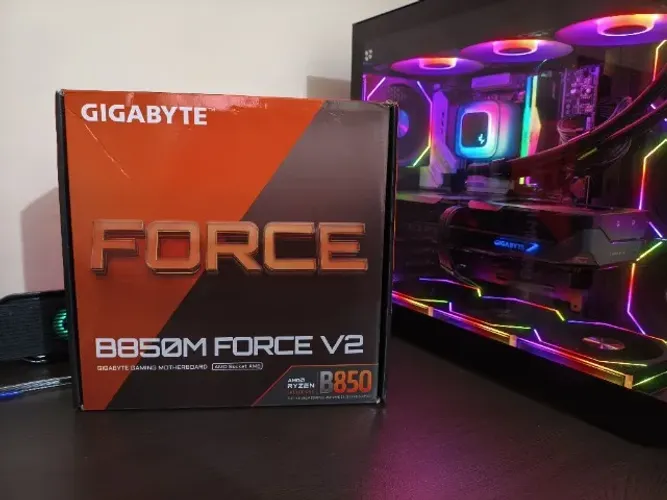 Gigabyte B850m Force v2 (Muito nova)