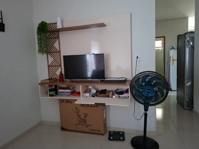 Painel de TV com Rack Suspenso