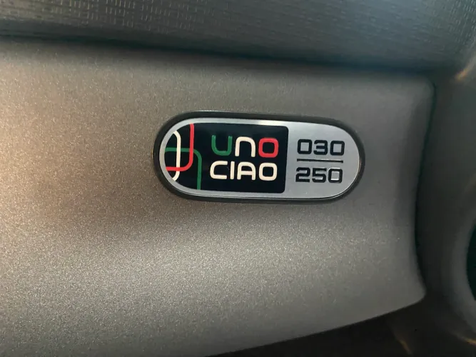 Fiat Uno Attractive 1.0 EVO Fire Flex 8V 5P 2021