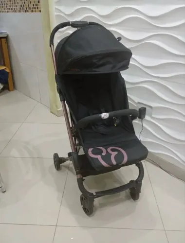 Carrinho de bebê passeio