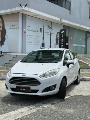 Ford Fiesta 1.6 16V Flex Aut. 5P 2015