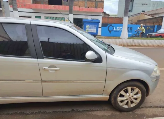 Fiat Siena Essence 1.6 Flex 16V 4P 2012