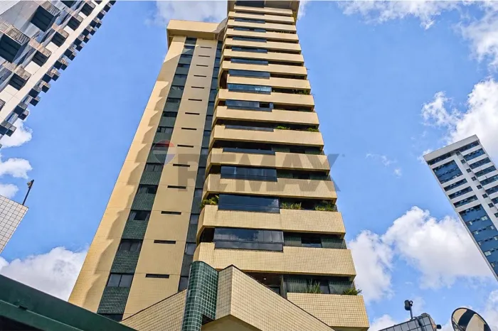 Apartamento no Espinheiro com 4 Quartos e 2 Suítes no Edifício Ranage com 2 Vagas de Garag