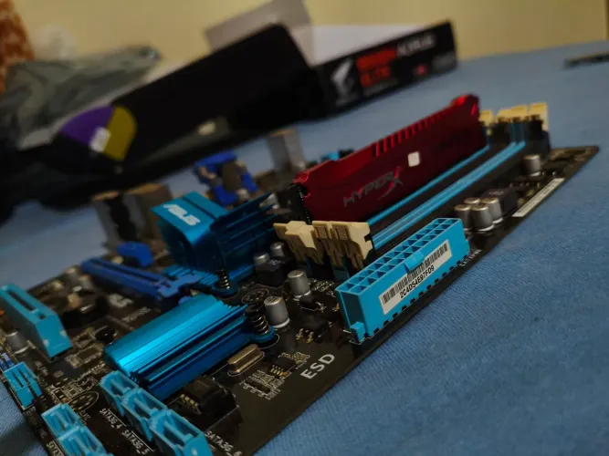 Kit AMD FX-8320 (8 núcleos) Pc