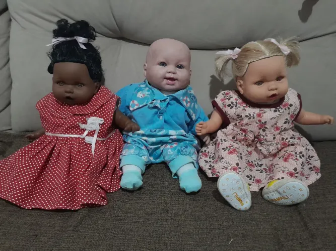 Lote com três bebês lindos um príncipe e duas princesas na PROMOÇÃO  mes de maio