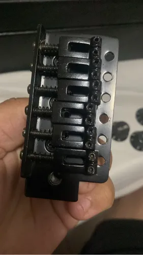 Ponte fixa preta 6 saddles. Padrão Strato hardtail