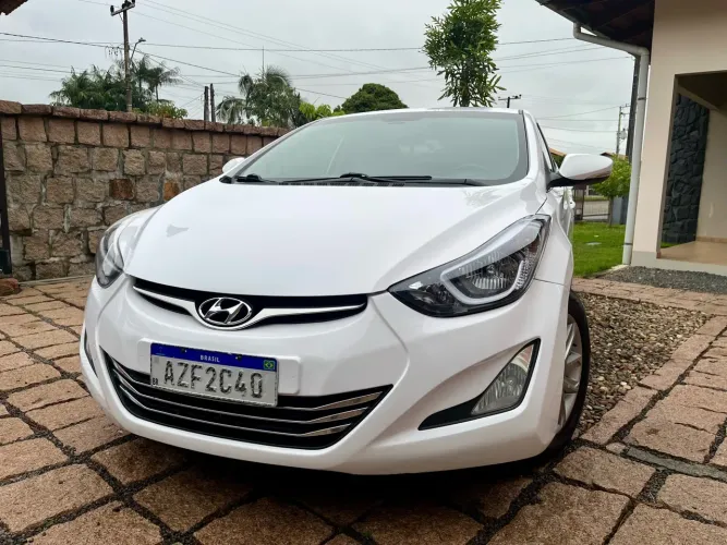 Hyundai Elantra GLS 2.0 16V Flex Aut. 2015