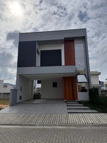 Casa em condomínio fechado Deltaville Biguaçú
