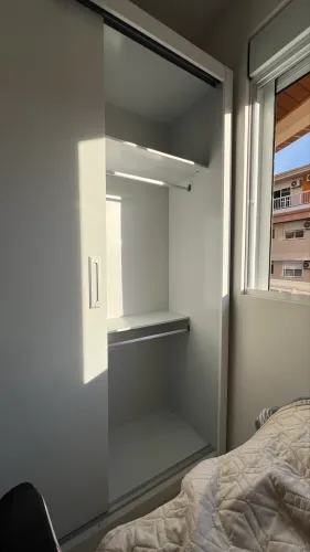 Guarda roupas 3 portas casal com espelho