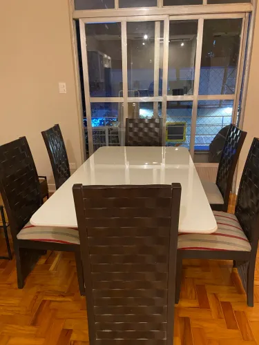 Conjunto Mesa de Jantar 6 Lugares em Madeira + Cadeiras! (Excelente Estado).
