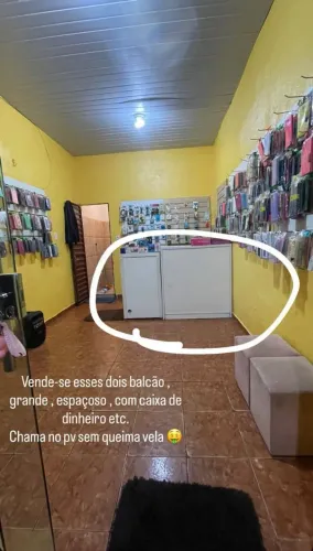Vende-se balcão e painel