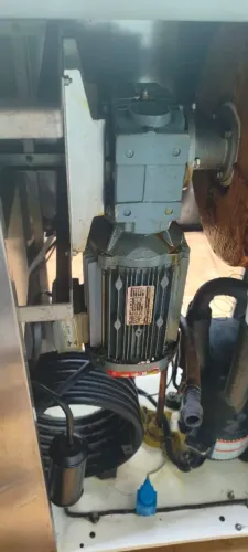 MÁQUINA DE FAZER SORVETE
