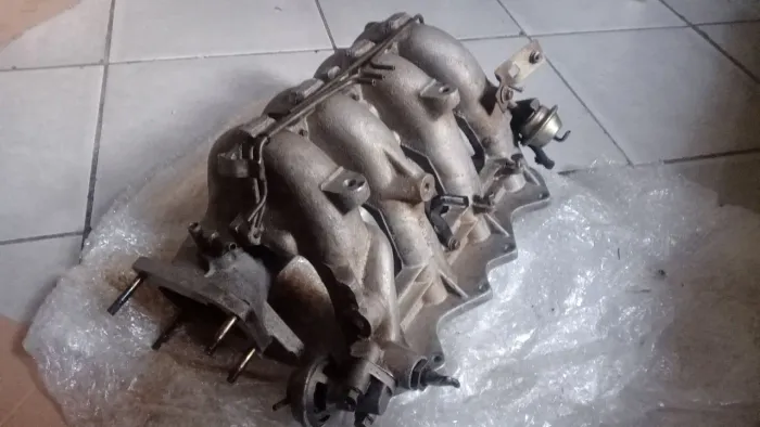 Coletor admissão Kia Clarus 2.0 16v