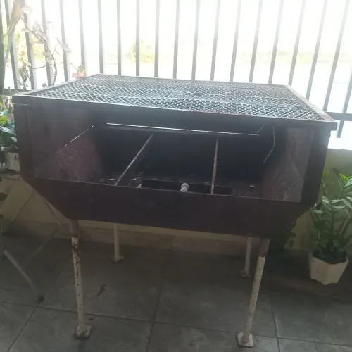 Churrasqueira para açougue e casa de assados