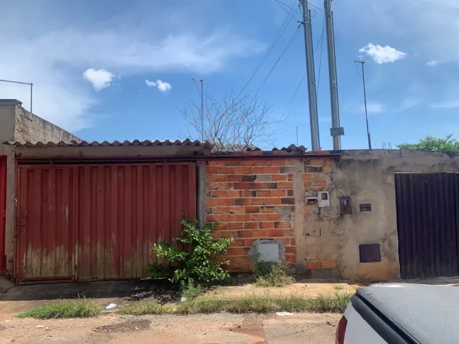 Lote murado no Estrela Dalva Goiânia
