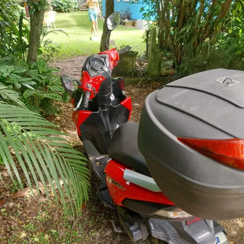 Moto automática em perfeito estado