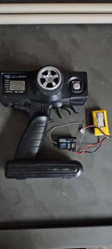 Radio para automodelo Futaba 3Pl