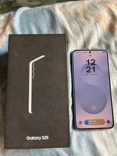S25 256GB e 12RAM com caixa e acessórios Vendo ou troco Novo 
