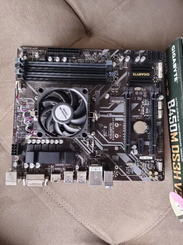 placa vídeo gigabyte b450