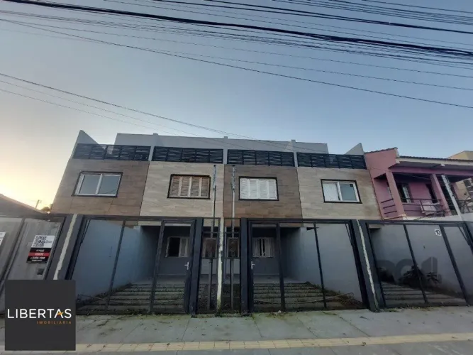 Sobrado 3 dormitórios à venda Vila Nova Porto Alegre/RS