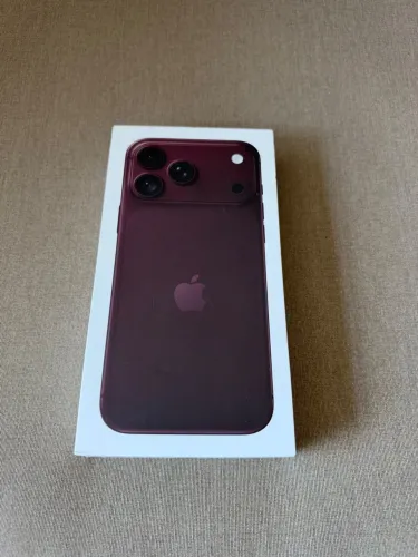 Iphone 18 Pro Max Bordô LACRADO