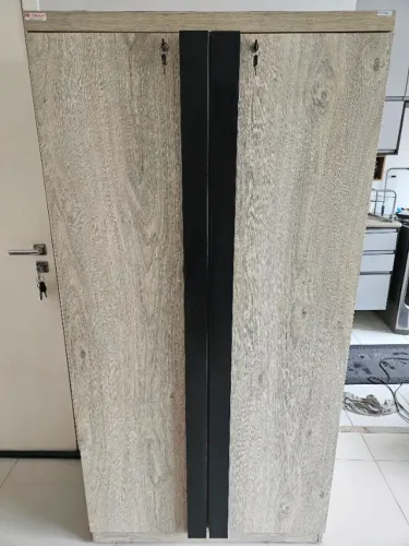 Armário Escritório Tombini com 2 chaves 1,80x0,90x0,45m