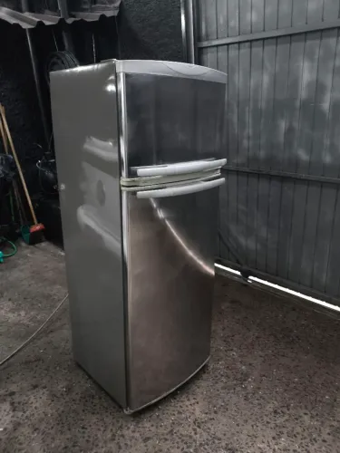 Geladeira inox, entrego volta redonda