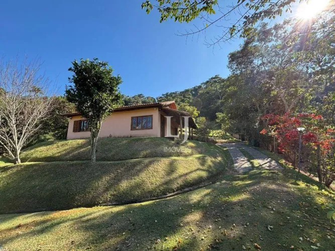 Casa com 2 dormitórios à venda, 200 m² por R$ 685.000,00 - Secretário - Petrópolis/RJ