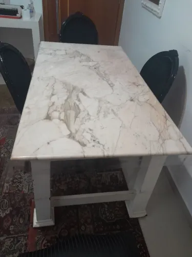 Vendo mesa de mármore. 