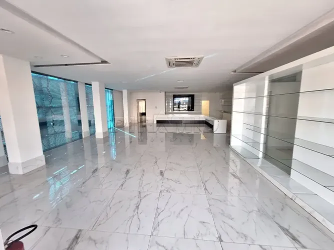 Salão comercial com 356,34m², bairro Alto da Boa Vista, Zona Sul em Ribeirão Preto/SP.