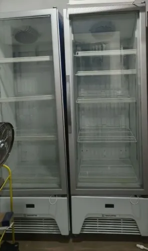 Freezer em estado de novo, pra vender os dois
