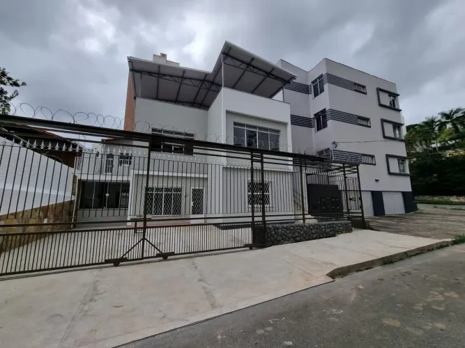Aluguel - Casa comercial no Bom Pastor