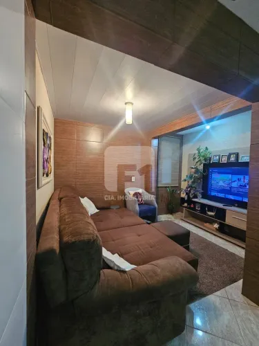 Terreno com duas casas na Costeira do Pirajubae