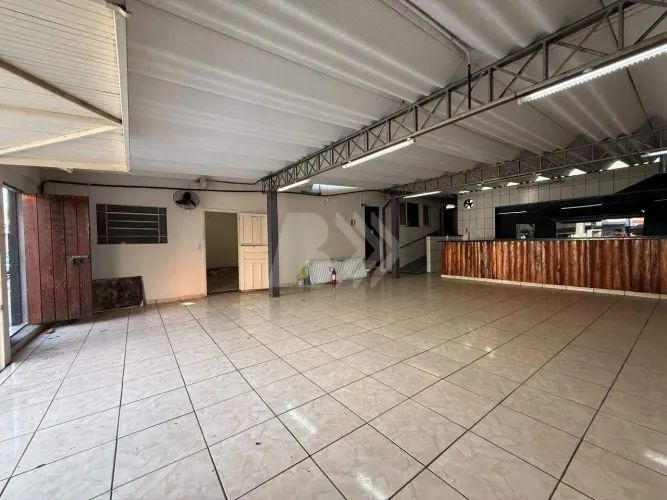 Casa comercial para alugar no bairro Paulista, em Piracicaba