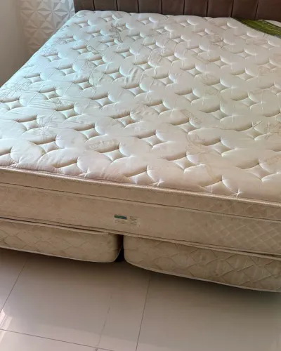 Cama casal Queen