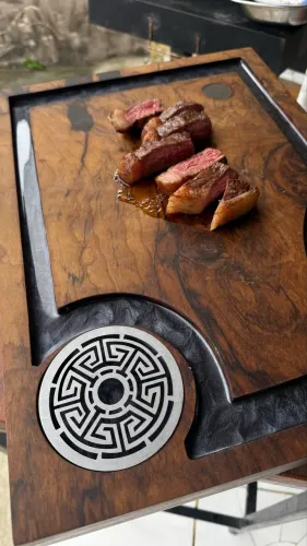 Tábua de carne com resina