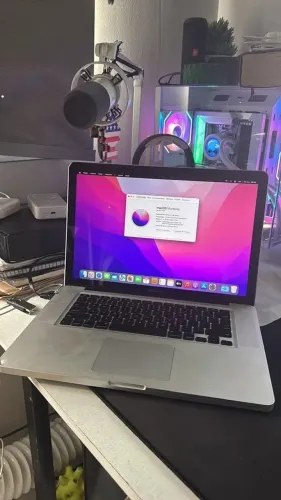 Macbook Pro 16" (2011) i7 / 8gb