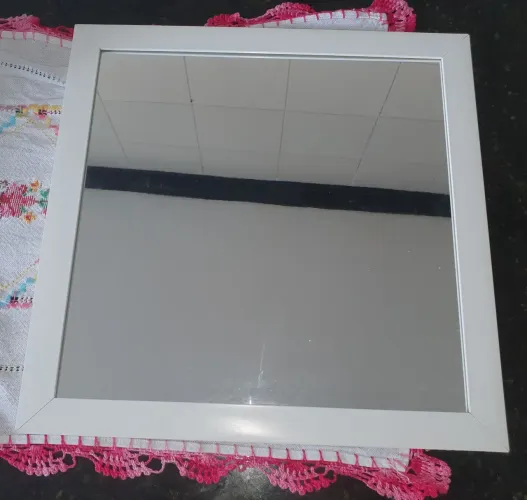 Espelho 40cmx40cm (35cmx35cm de espelho + 5cm de moldura)