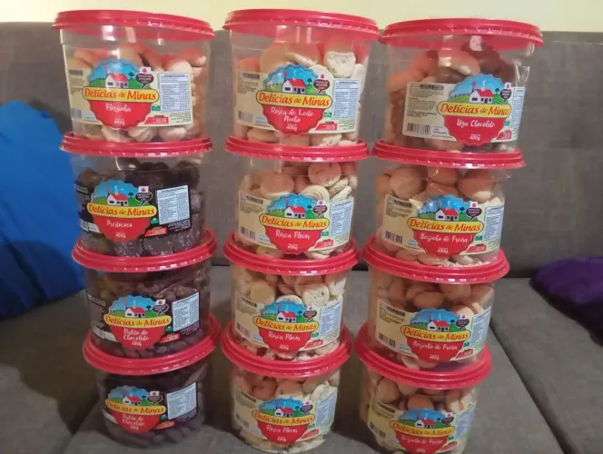 Vendo Bolachinha no Pote e Se Interessa Chama no Zap *
